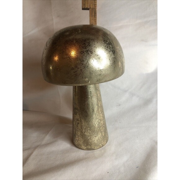 Target Hyde & EEk  8" GOLD Foil Plastic Mushroom 🍄 CUTE!! NWT - Picture 2 of 5